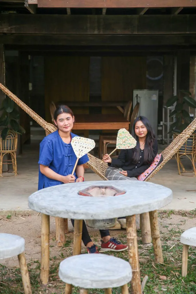 Bamboo fan weaving / สานพัดไม้ไผ่